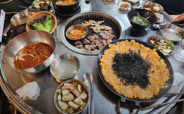 덕정뒷고기 김해의 숨은 맛집 동네한바퀴 280회 소개 뒷고기 맛집 2 덕정뒷고기